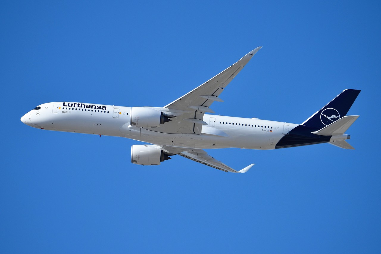 Unknown Airbus A350-941