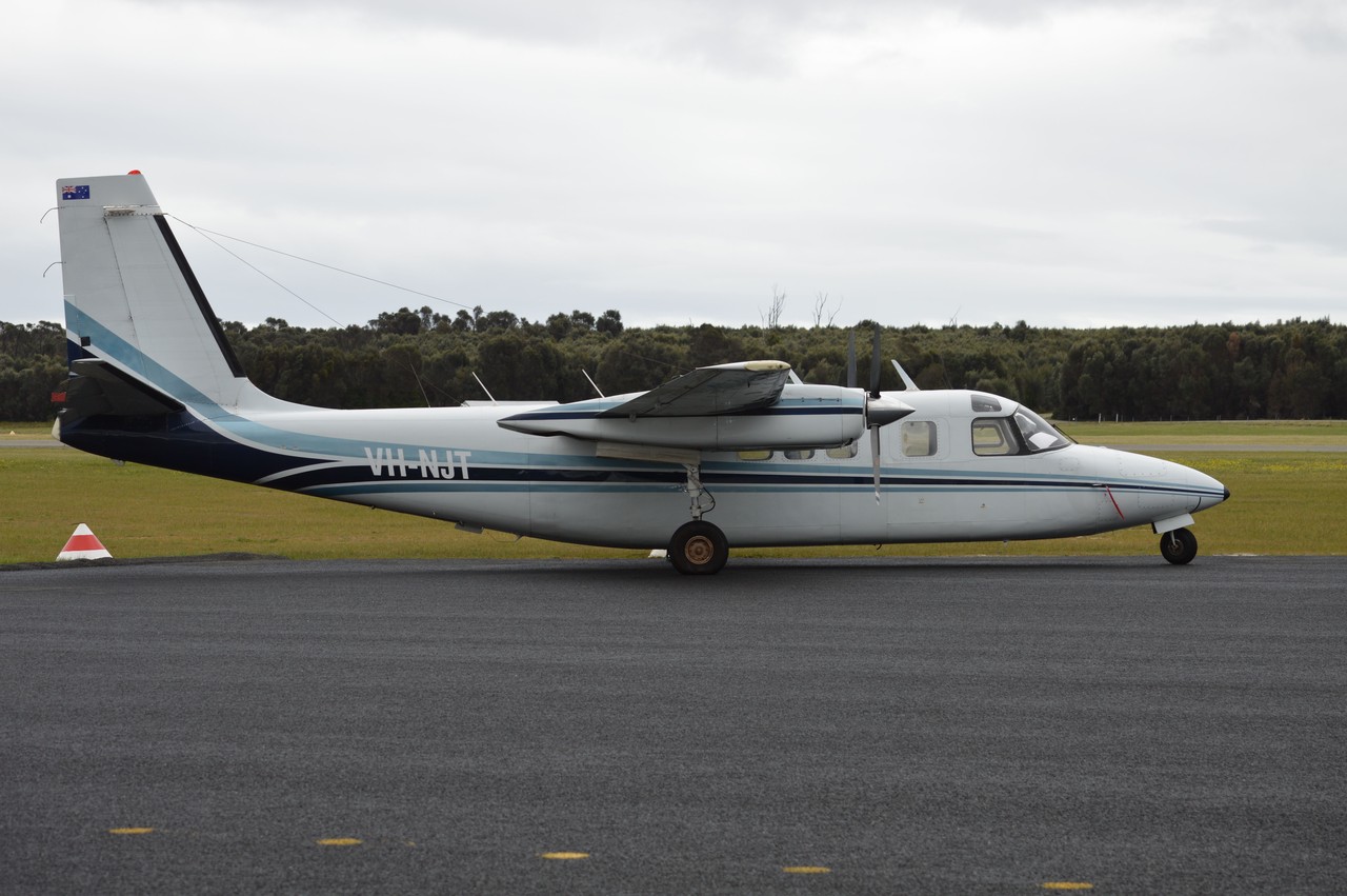 Picture of North American Rockwell Commander 685