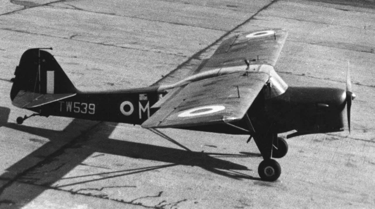 Auster Aircraft Limited Auster AOP6 — observation