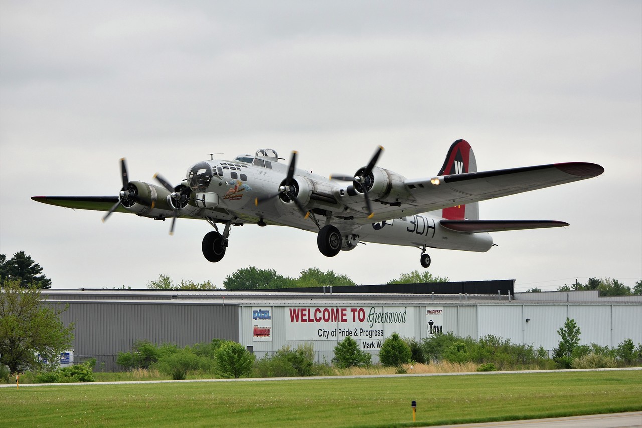 Picture of Boeing Aircraft Company B-17 Flying Fortress