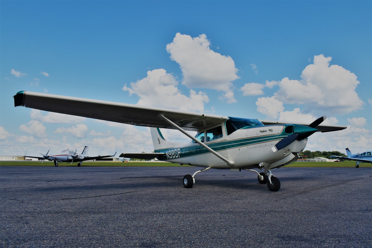 Cessna R182