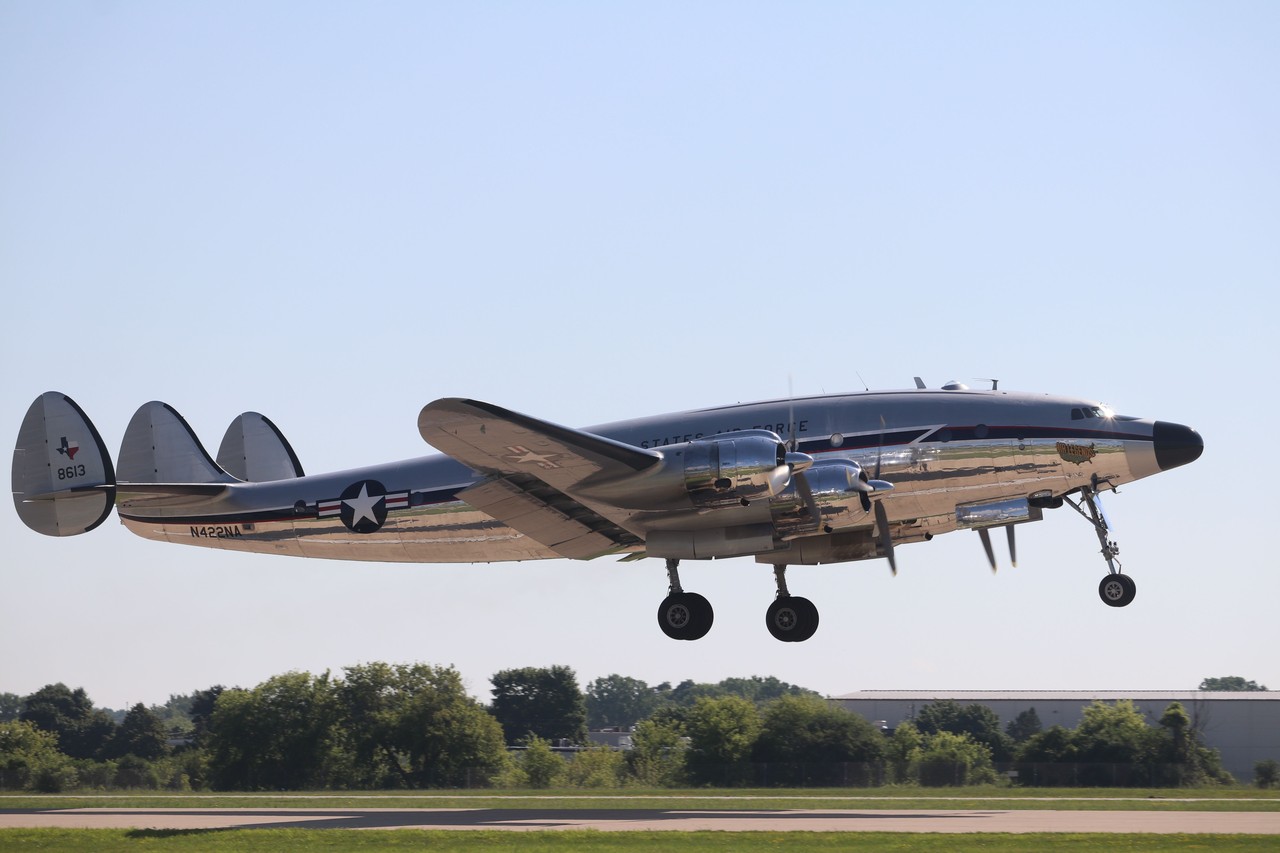 Picture of Lockheed Aircraft Company C-121 Constellation