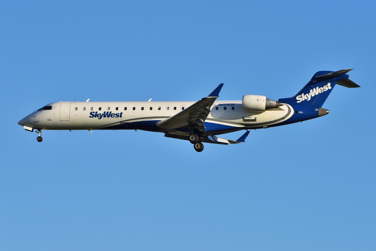 Bombardier CL-600-2D24