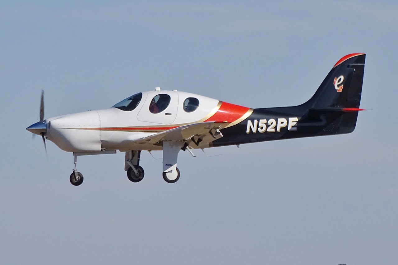 Picture of Lancair International Evolution Piston