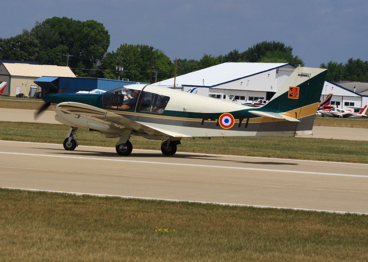 Picture of Avions Pierre Robin HR-100 President