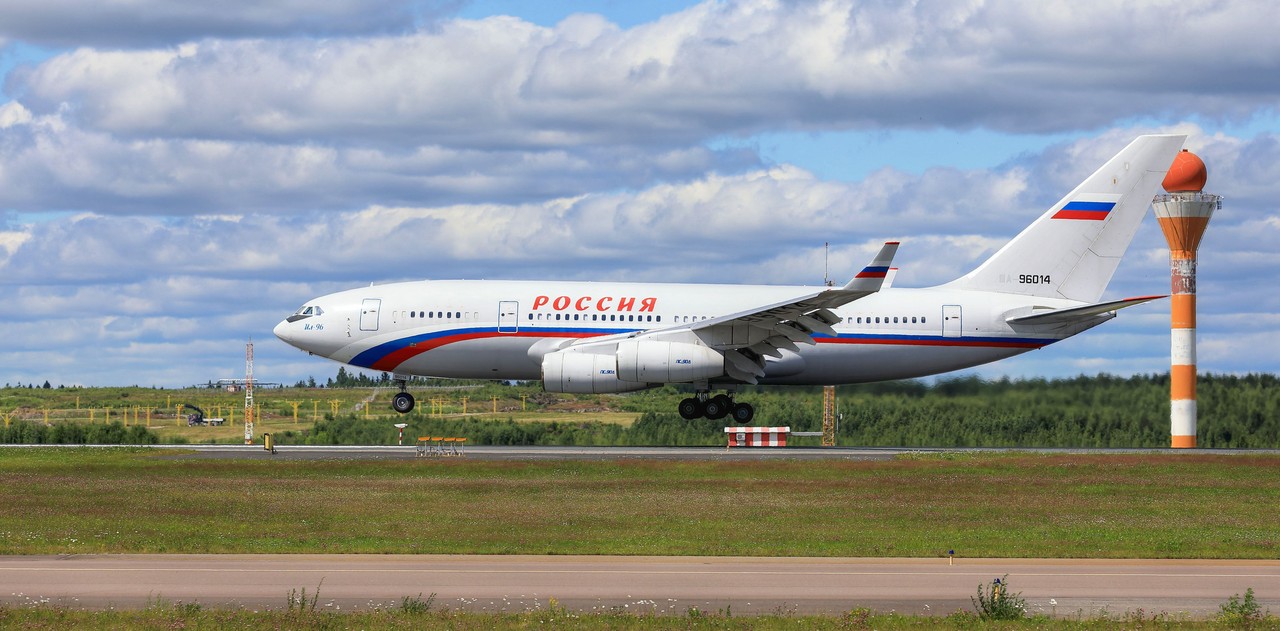 Ilyushin IL-96 300M