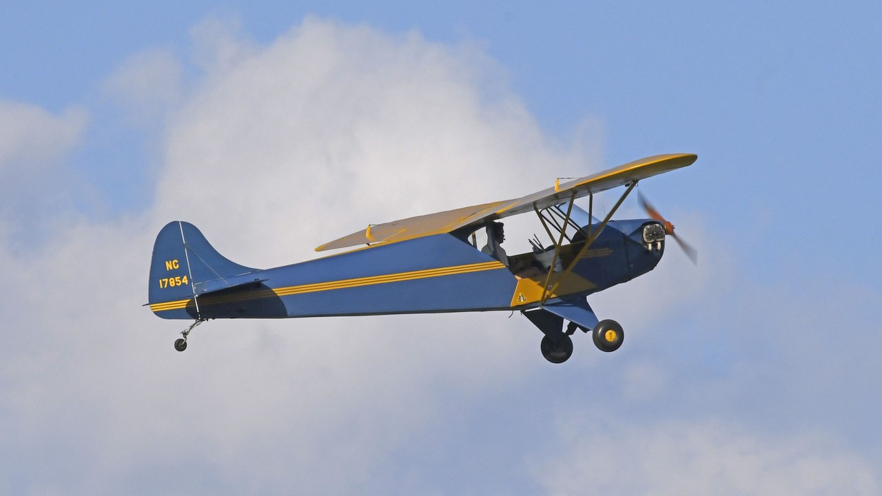 Picture of Taylor Aircraft Company J-2 Cub