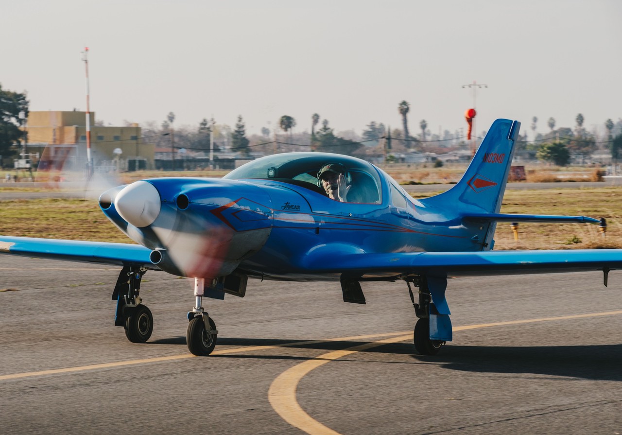 Picture of Lancair International, Inc. Lancair 200