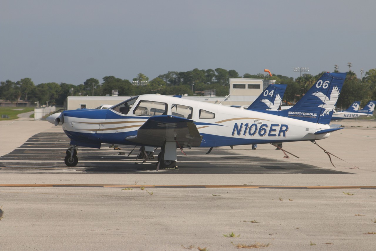 Picture of Piper Aircraft Company PA-28R-180 Cherokee Arrow