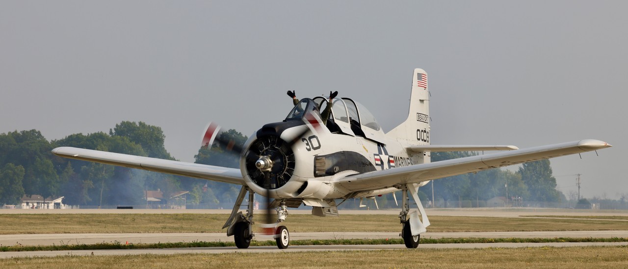 Picture of North American Aviation T-28 Trojan