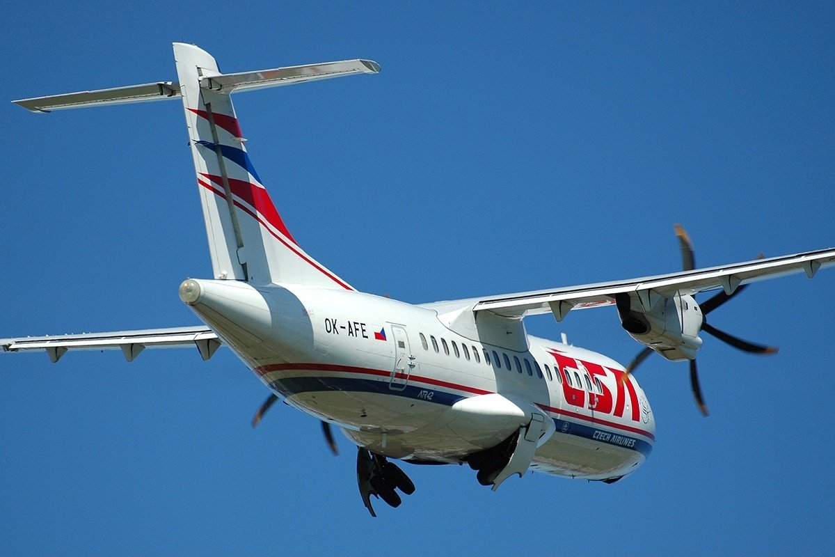 Avions De Transport Regional ATR 42 420