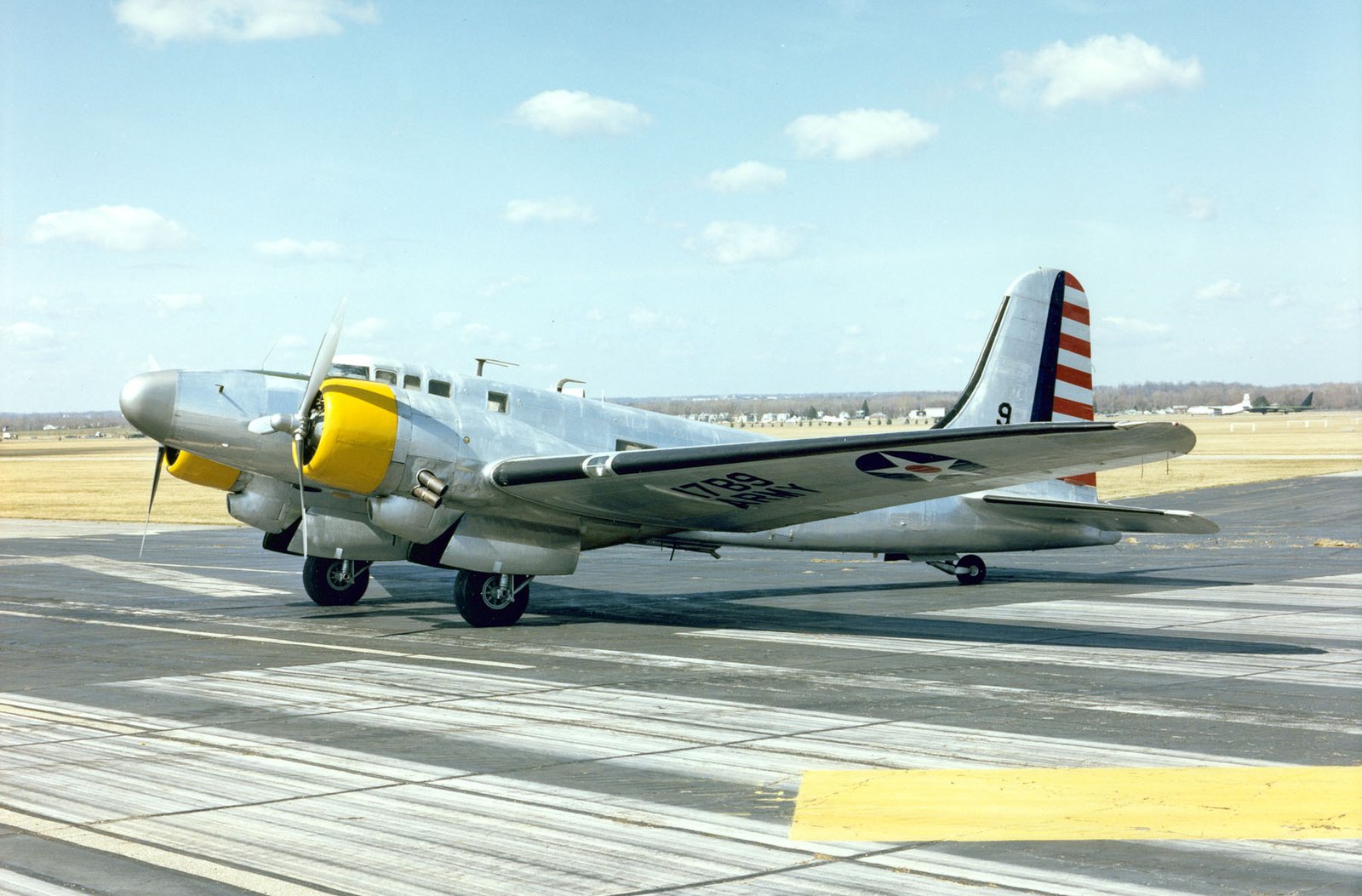 Douglas Aircraft Company B-23 Dragon — bomber