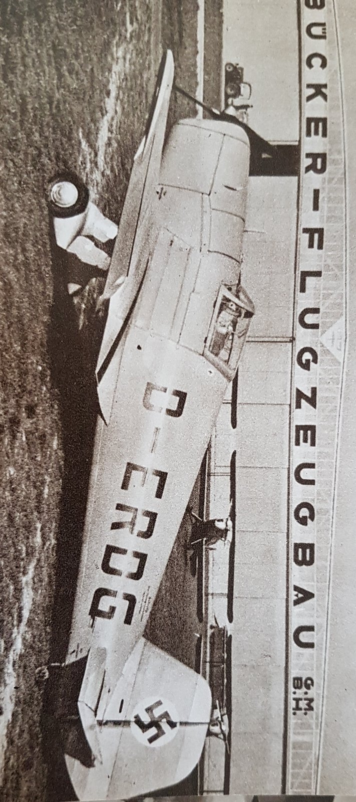 Bücker Flugzeugbau Bücker Bü 182 — trainer