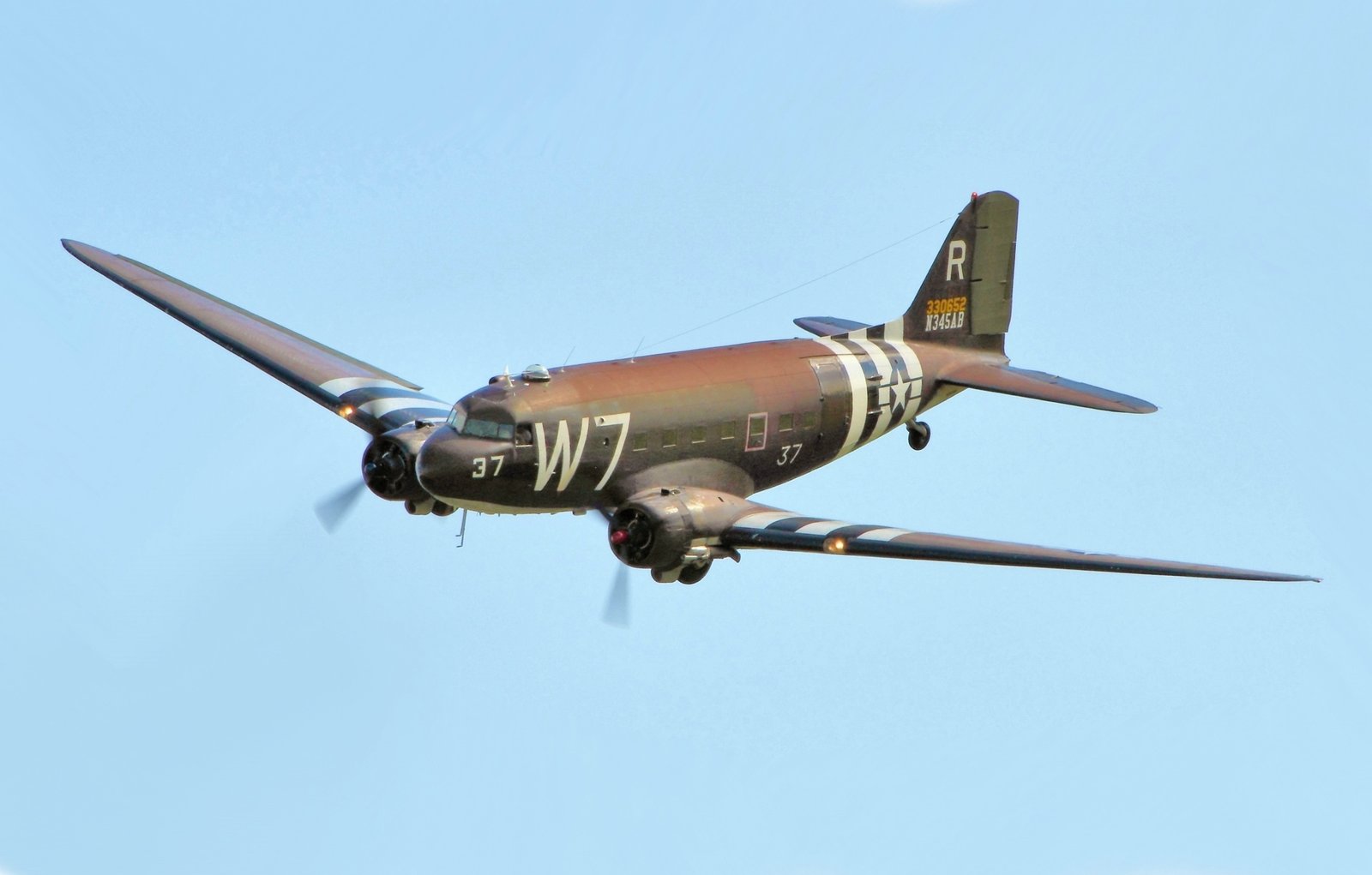 Douglas Aircraft Company Douglas C-47 — transport