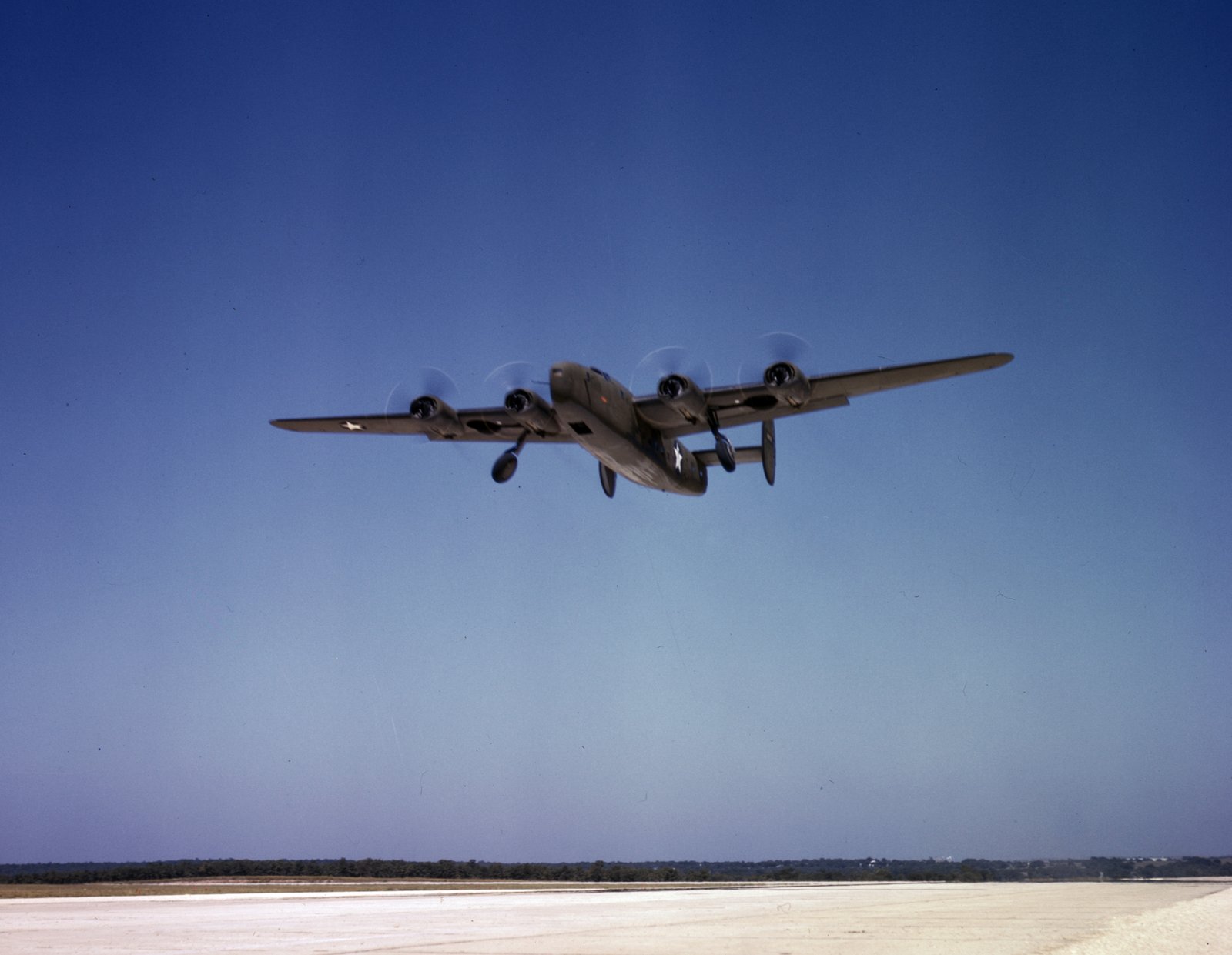Consolidated Aircraft Corporation Consolidated C-87 Liberator Express — transport