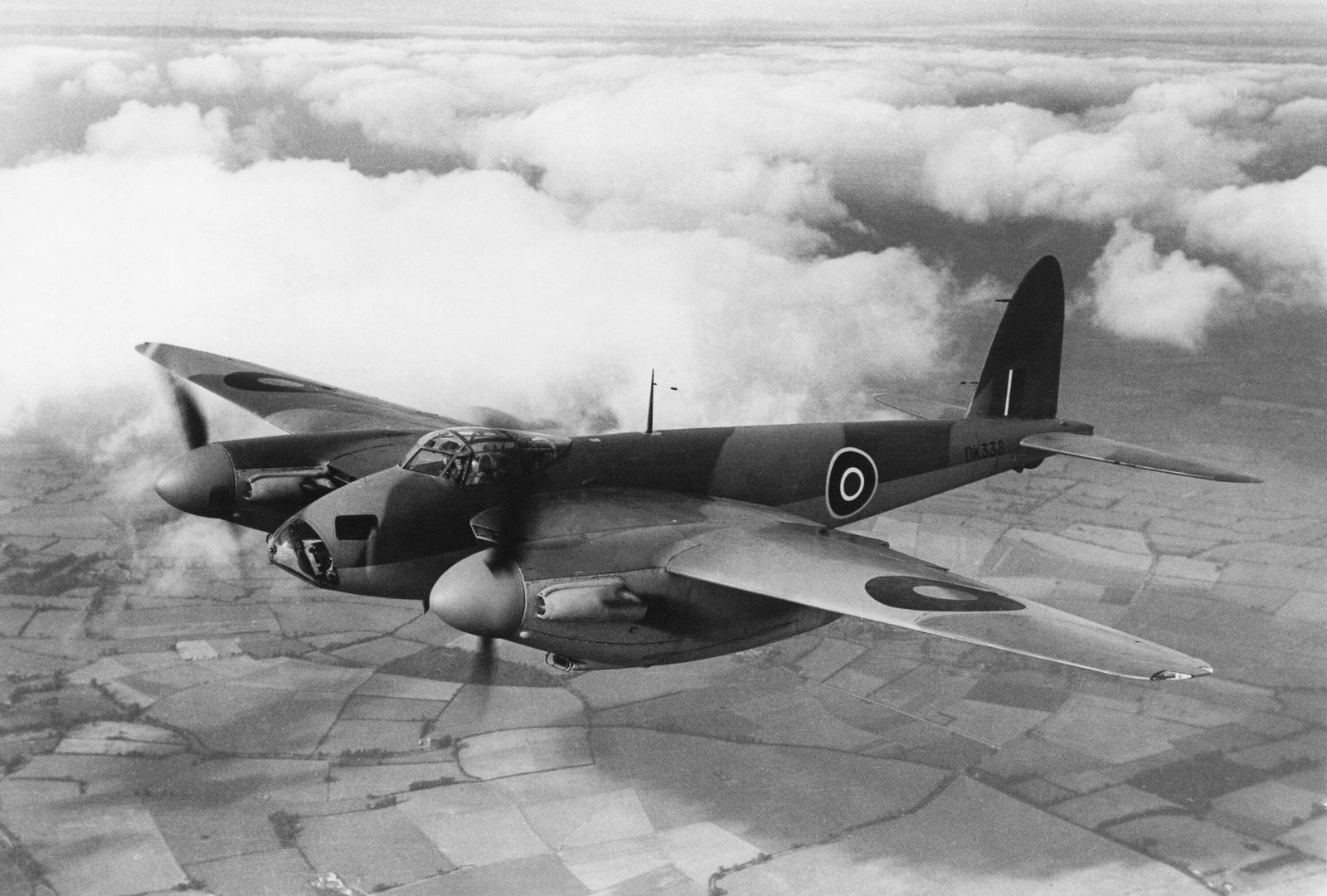 de Havilland Aircraft Company Ltd de Havilland Mosquito — multi-role combat aircraft