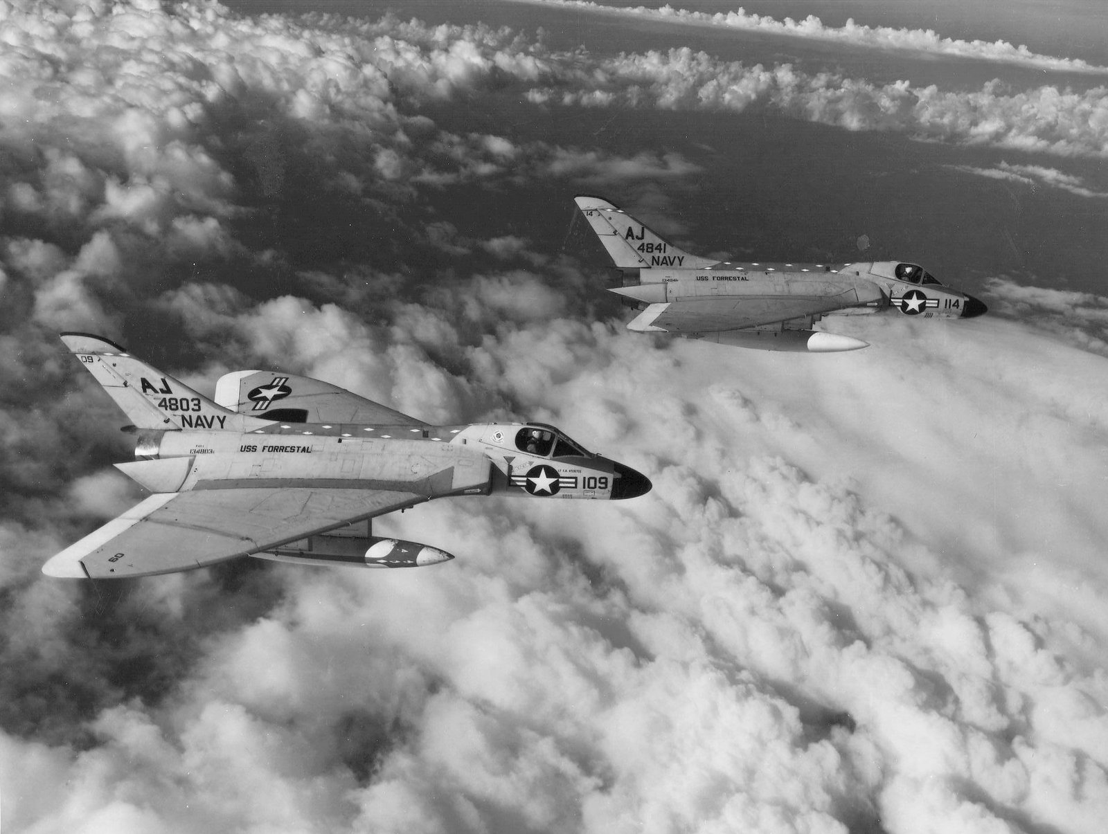 Douglas Aircraft Company Douglas F4D Skyray — fighter