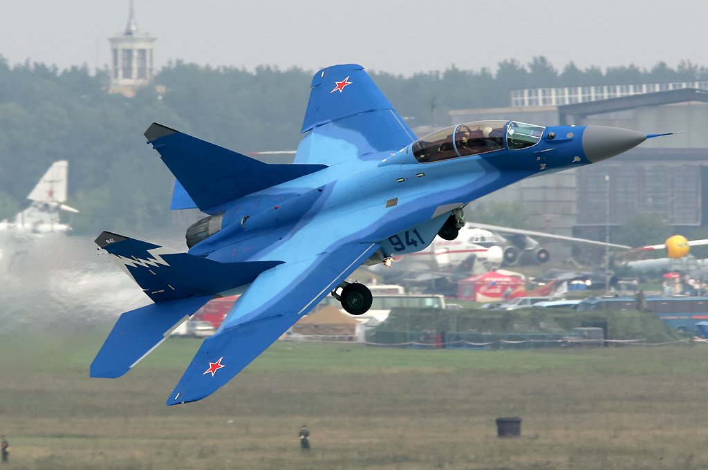 Mikoyan MiG 1-44 — fighter