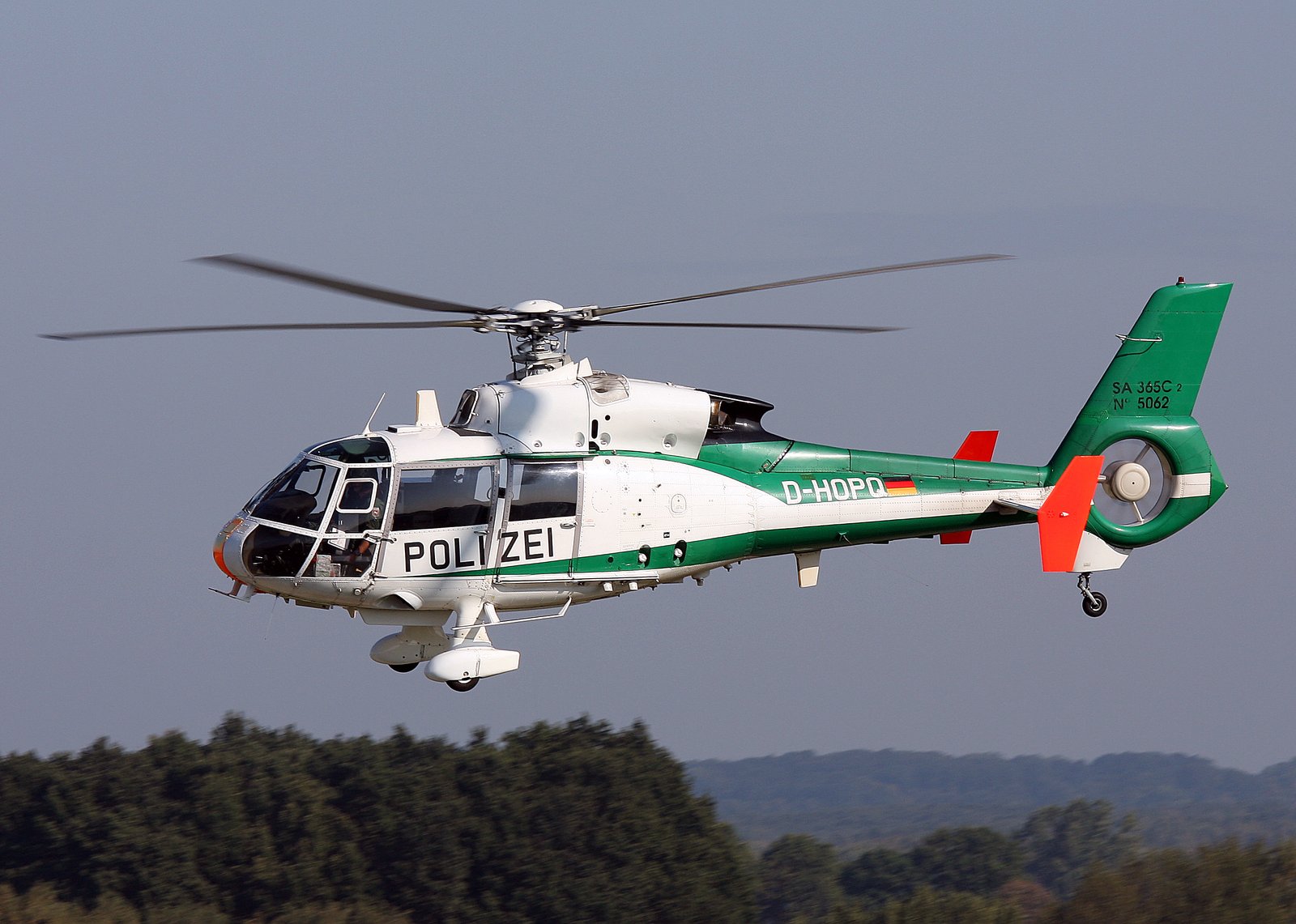 Sud Aviation/Aérospatiale SA-360 Dauphin — transport