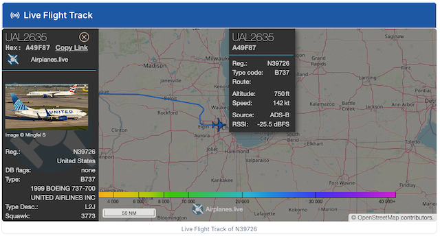 AviatorDB global map showing live aircraft positions and flight tracks